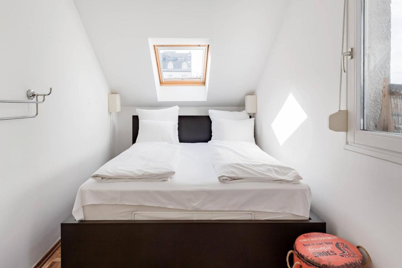 Relax Into Loft Living At A Light-Filled City Escape Будапешт Экстерьер фото
